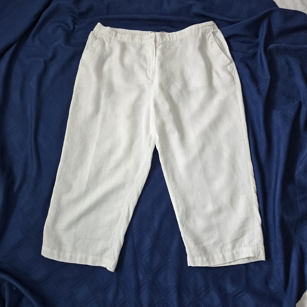 L.L. Bean Women's White Capris